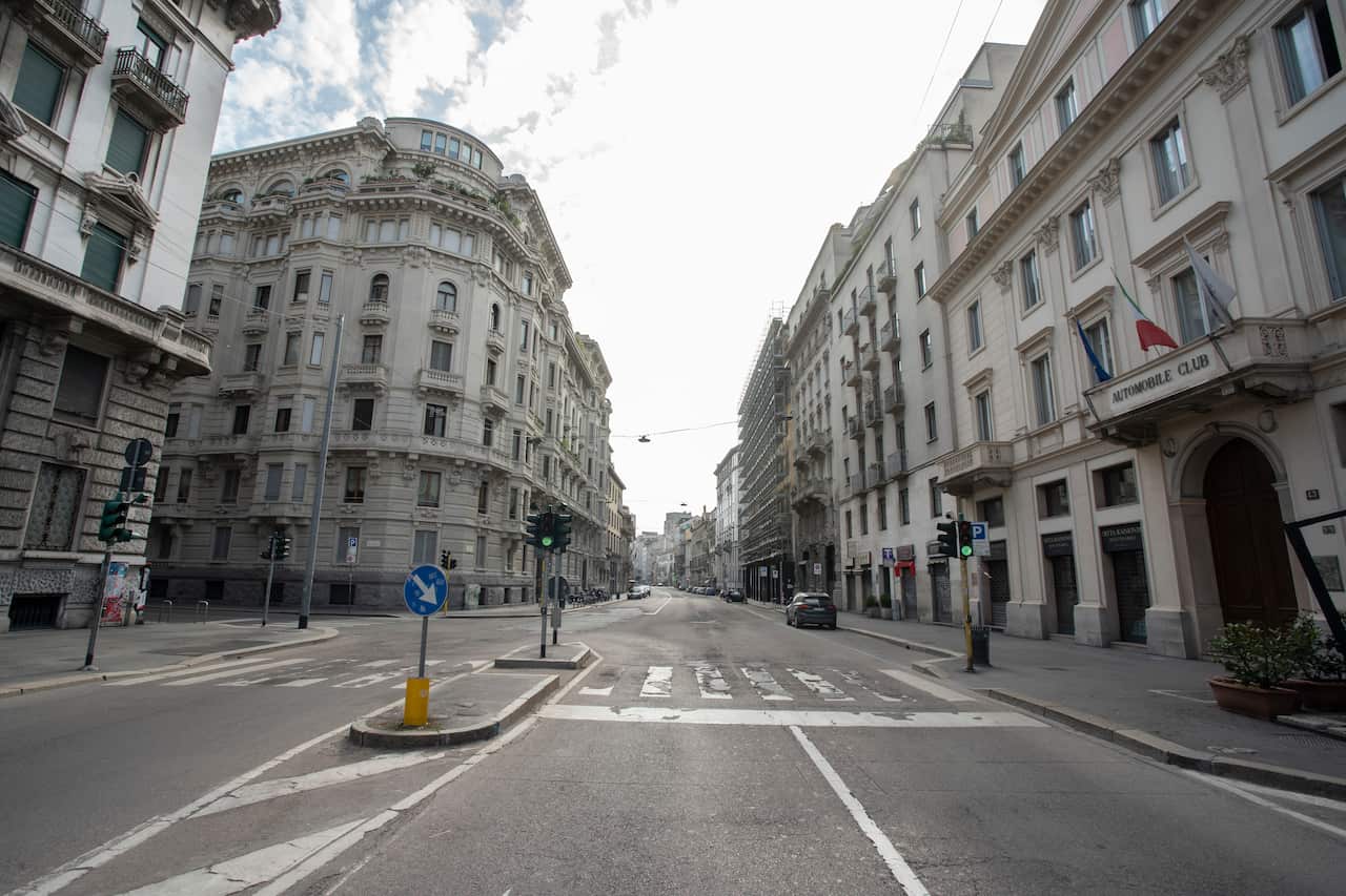 Ruas de Milão no auge da pandemia, em março: assim como quase toda a Europa, a Itália volta a ter aumento substancial de casos de COVID-19.