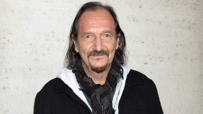 Andrea Mingardi è nato a Bologna il primo agosto 1940