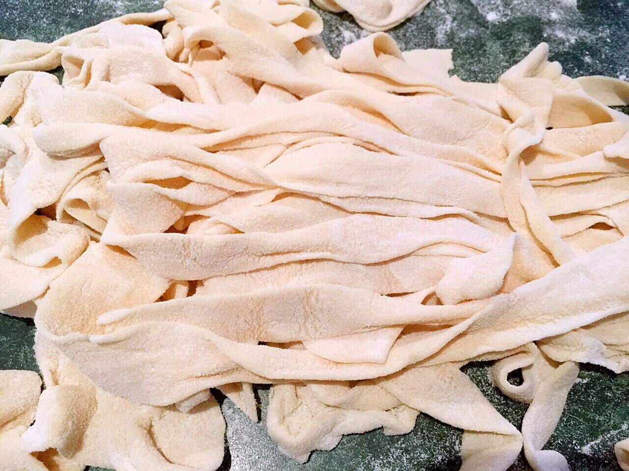 油泼辣子面面条