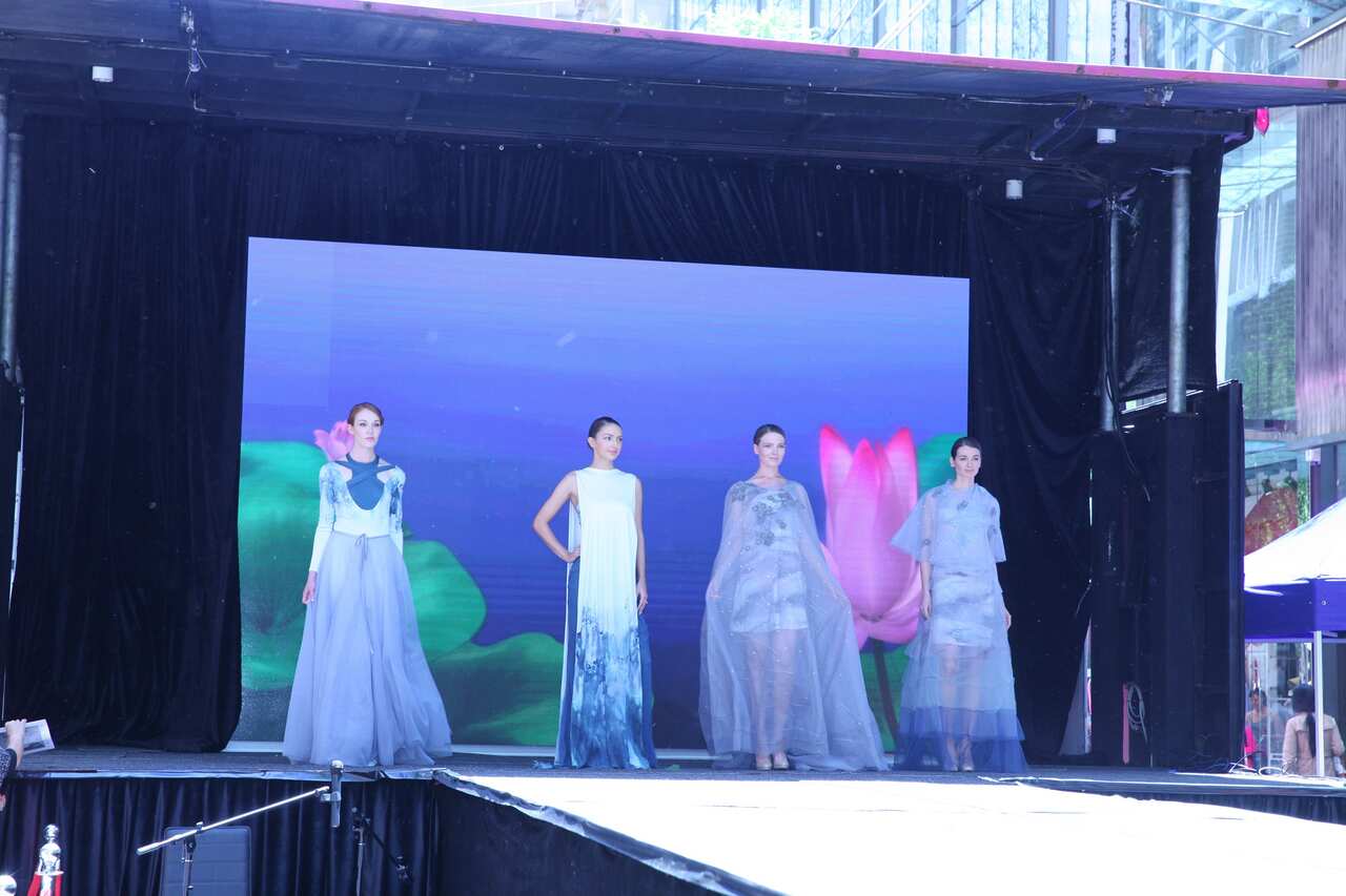 chinese fashion show