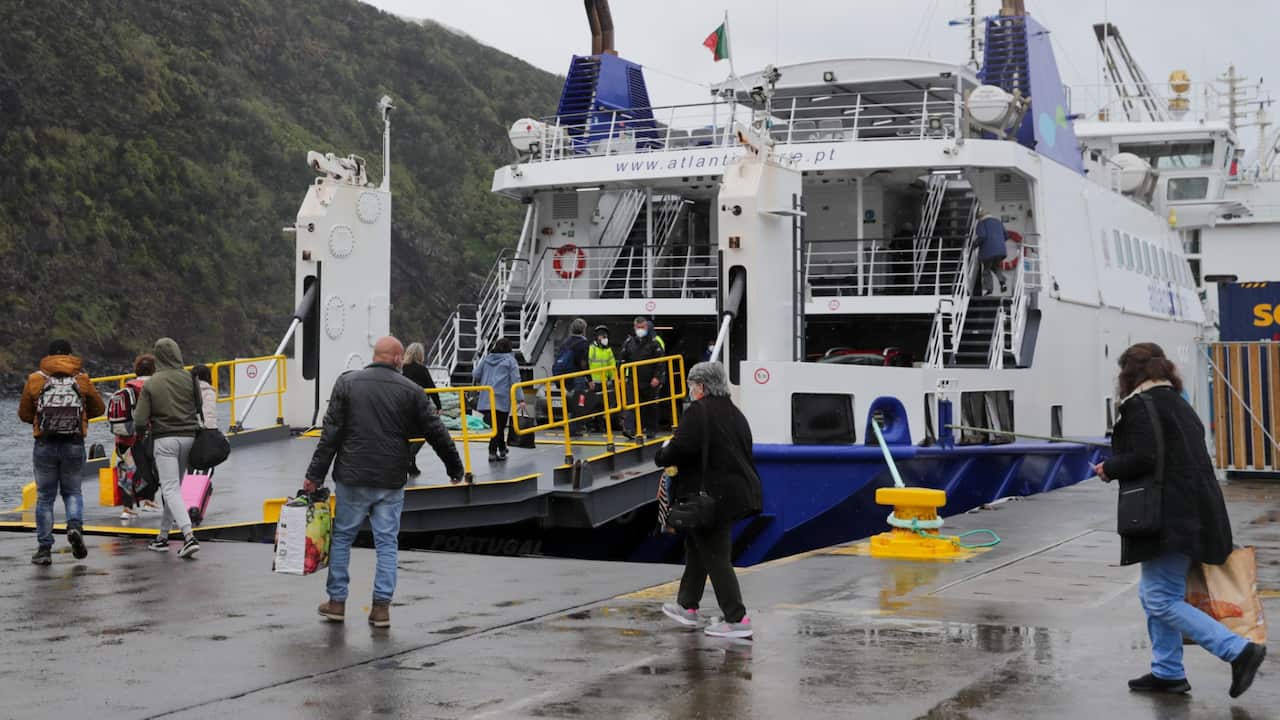 moradores deixam ilha de S. Jorge