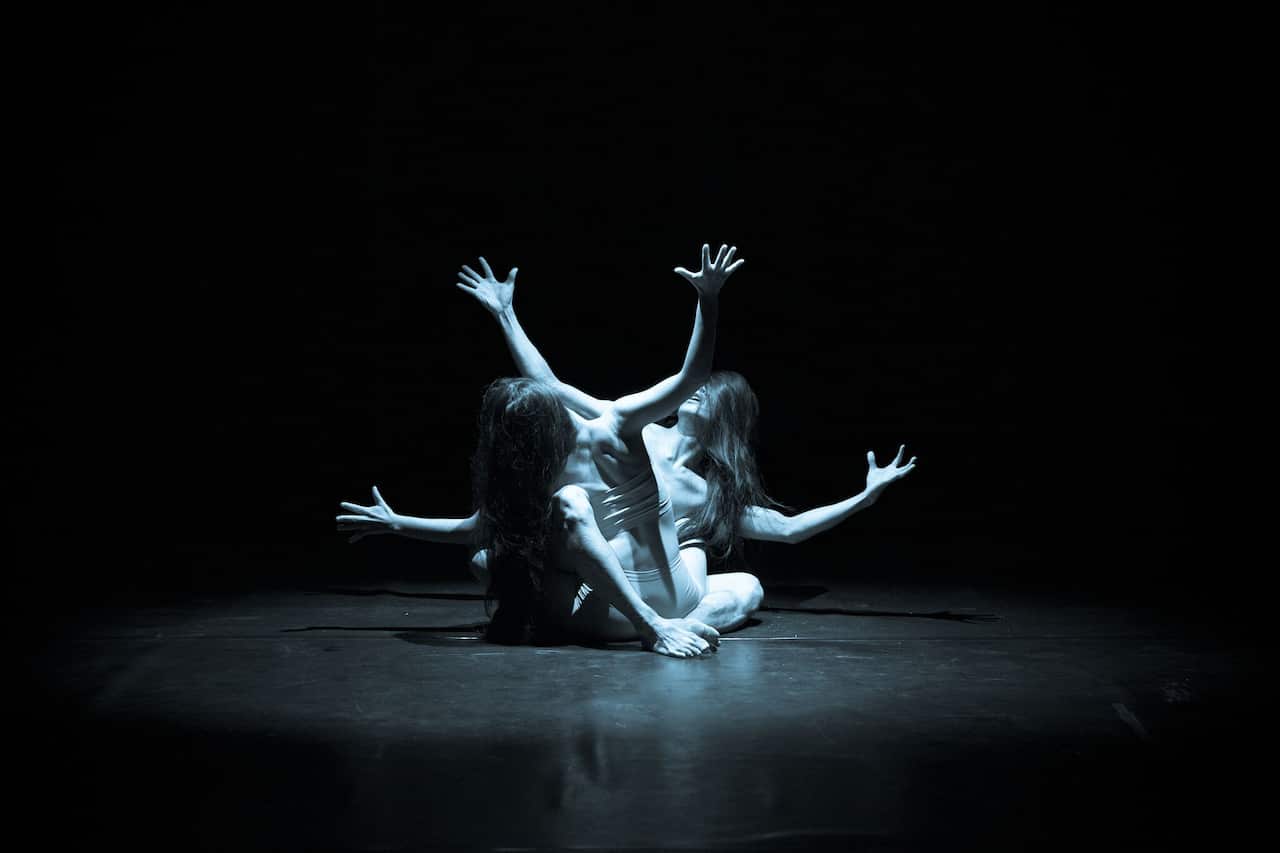 Motimaru dance butoh