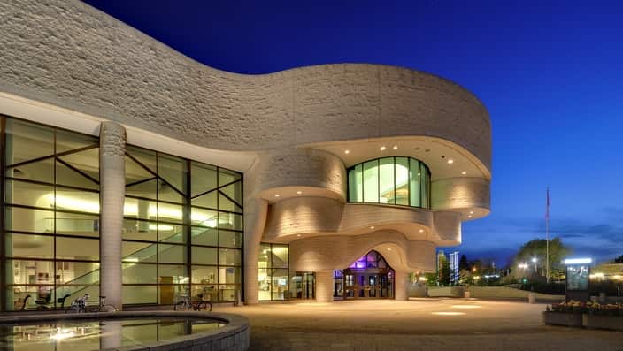 Canadian Museum of History (formerly the Canadian Museum of Civilization) 