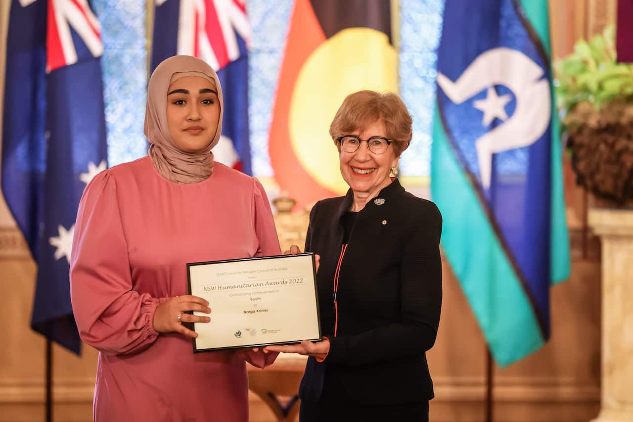 جایزه بشردوستانه نیوساوت‌ولز در بخش جوانان به نرگس کریمی از 'انجمن حسنین جوانان افغان-آسترالیایی' رسید.