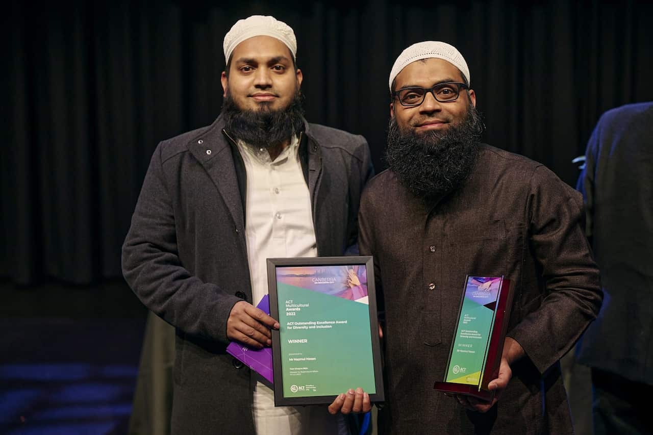Nazmul Hasan (R) with his brother Mahmodul Hassan. 
