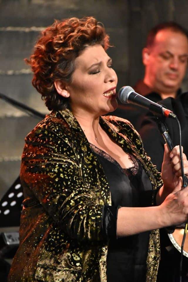 Yiota Negka performing live