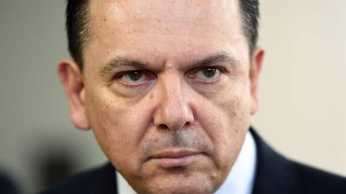 Nick Xenophon Team leader Senator Nick Xenophon arrives at Parliament House in Canberra, Wednesday, Nov. 30, 2016. (AAP Image/Mick Tsikas) NO ARCHIVING