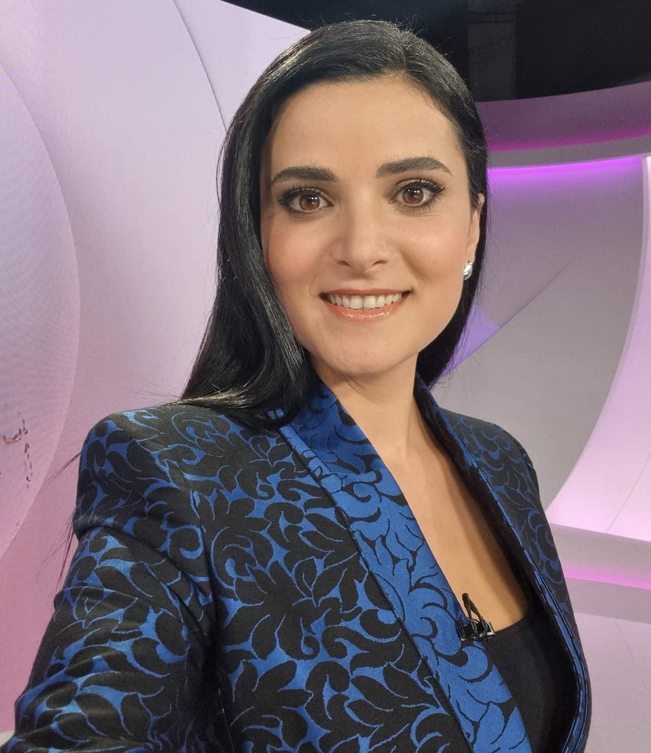 نسرين خضرا ضاهر مذيعة النشرة التلفزيونية العربية في SBS News