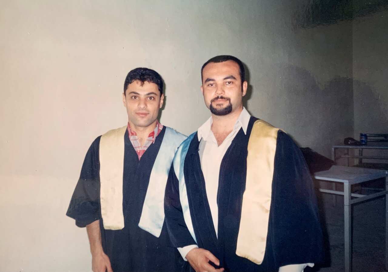نشأت عند  التخرج من كلية الآداب جامعة الموصل مع احد الزملاء. انا اقف على الجهة اليسار. (٢٠٠٤)