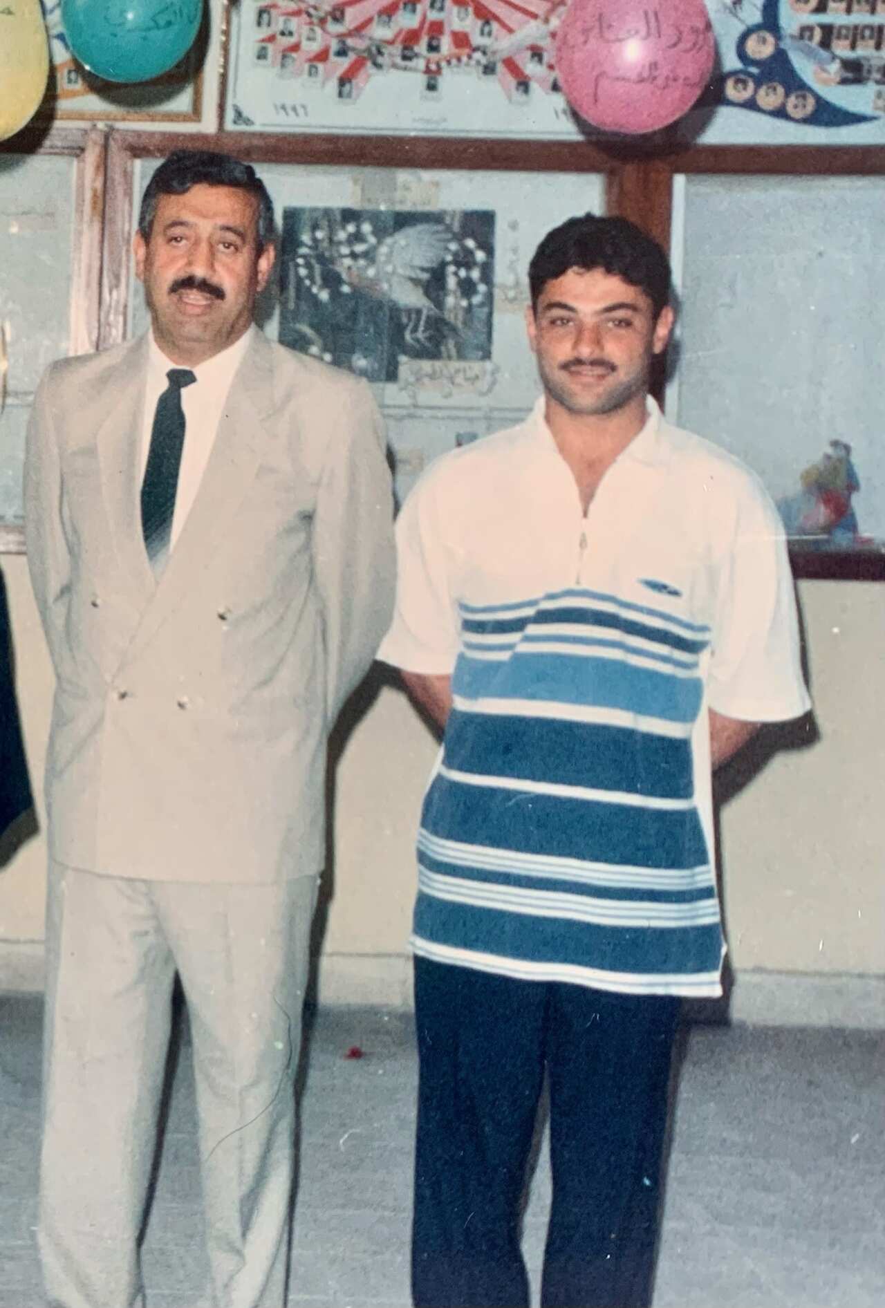  نشأت مع رئيس كلية علوم الحياة في جامعة الموصل (١٩٩٨)