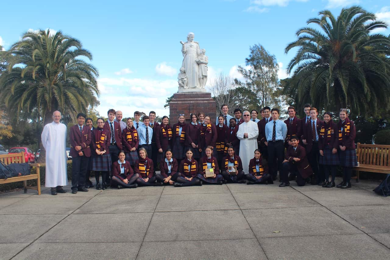 Group photo of the Ration Challenge team - Oakhill College.