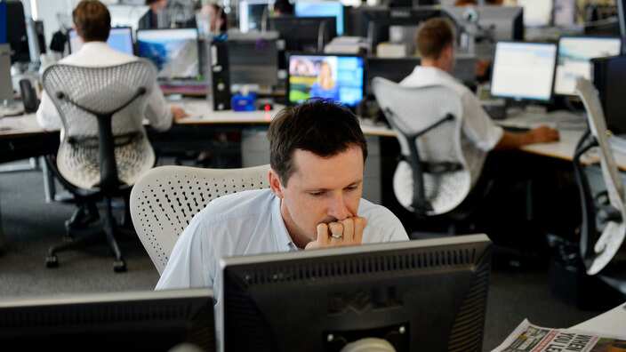 Empleados trabajando cuatro días se sintieron más felices.