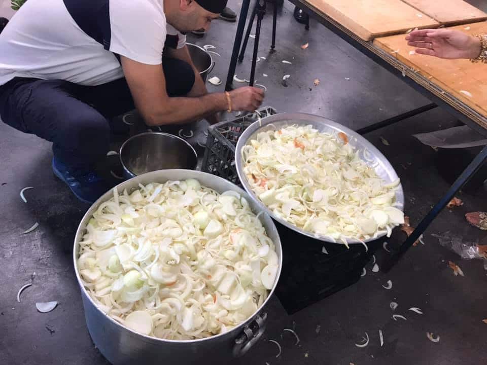47.15kg onions peeled, cut and chopped in just one hour