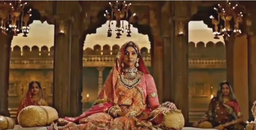 Anupriya as Rani nagmati