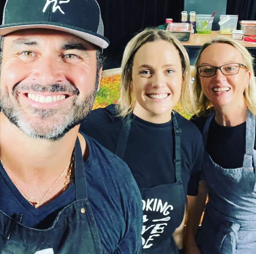 Chef Maestre and volunteer cooks