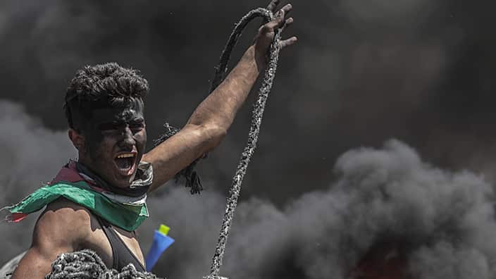 A Palestinian proteste