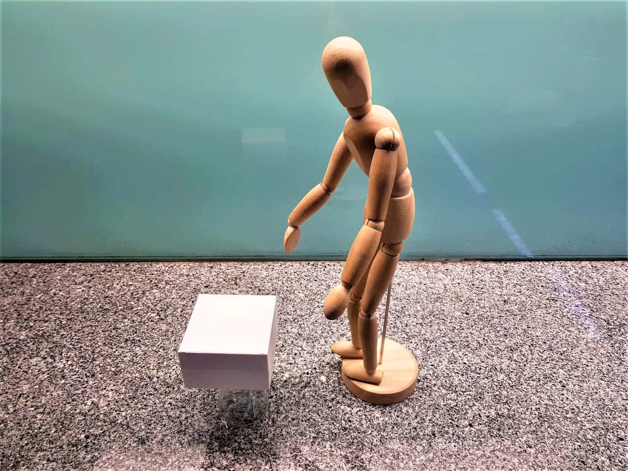 Ένας μαθητής σκηνογράφησε το έργο του "Το Κουτί της Παδώρας".