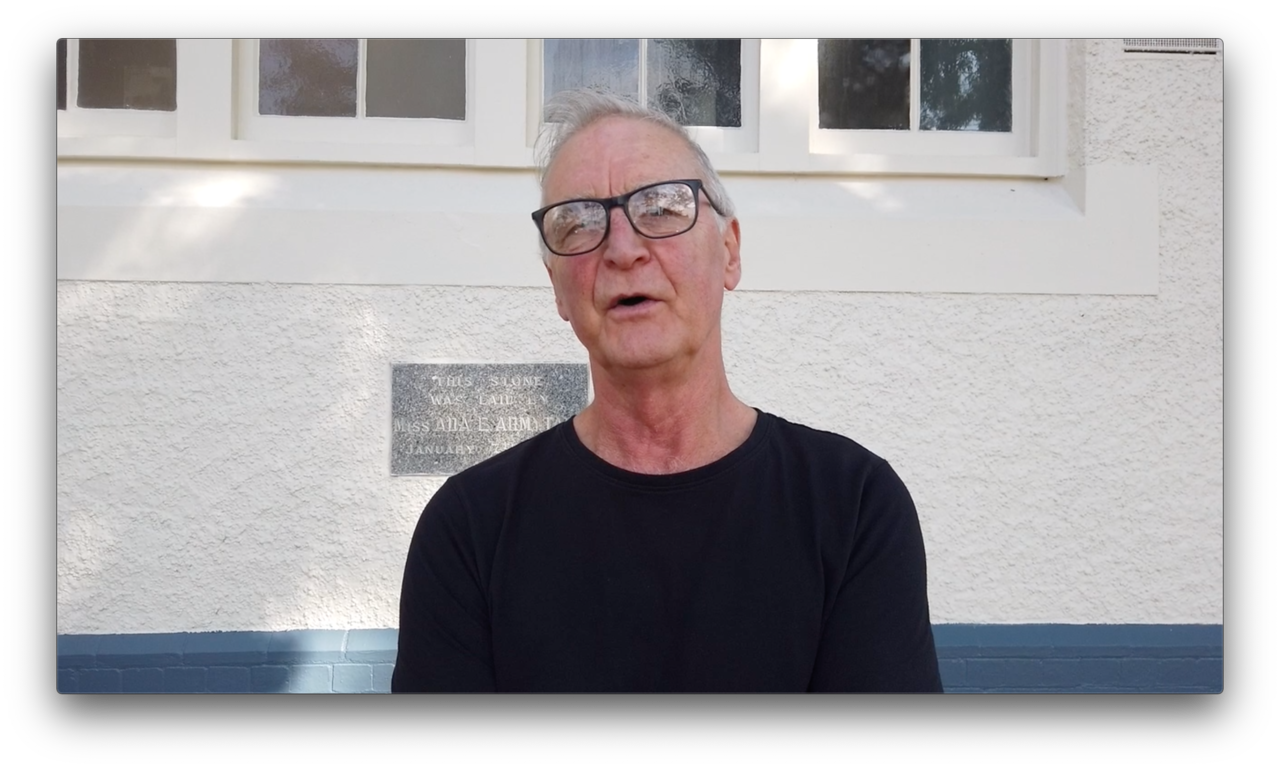 British singer songwriter Paul Dykes performed at the Lantern Festival concert accompanied by flautist Kim Tai.