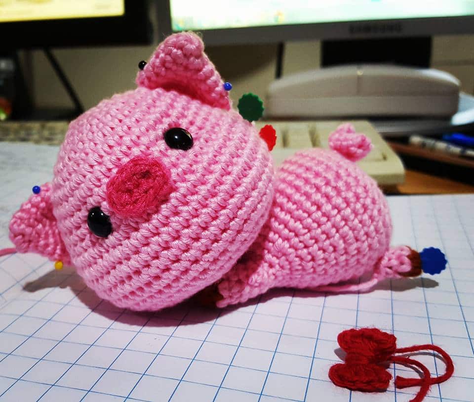 ลูกหมูโครเชต์ที่คุณเพชรี อิสเตอร์ลิงค์ ถัก