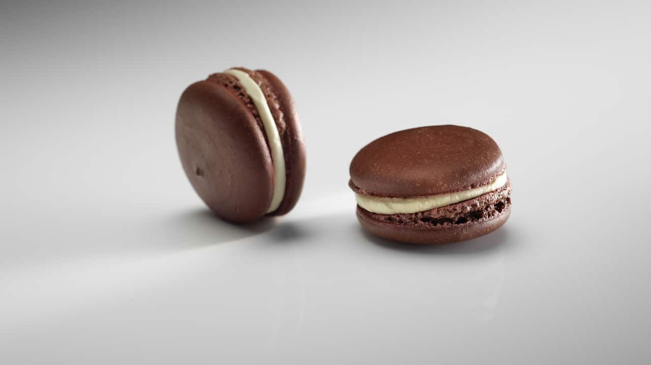 Pig's blood macarons