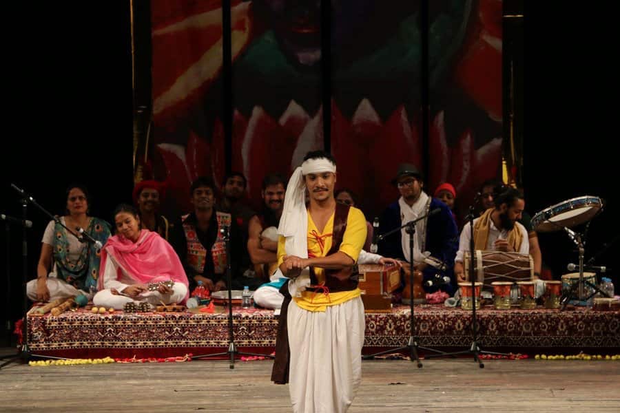 A scene from Play - Piya Behrupiya