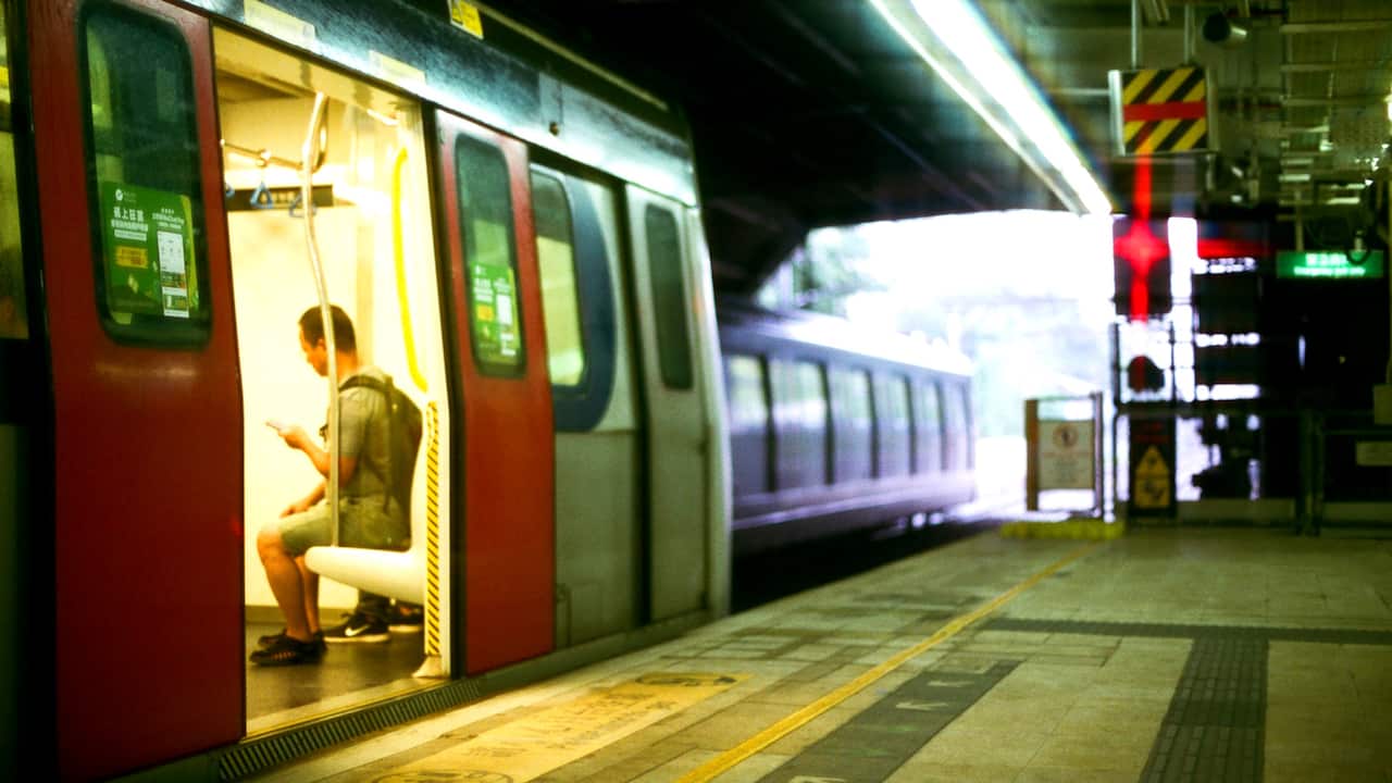 Hong Kong will close most of its border crossings with mainland China in a further push to control the coronavirus outbreak.