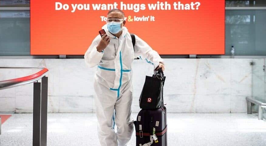 According to Smart Traveller website, Australia is now listed as 'high risk place and can't enter Hong Kong unless you're a fully vaccinated Hong Kong resident.