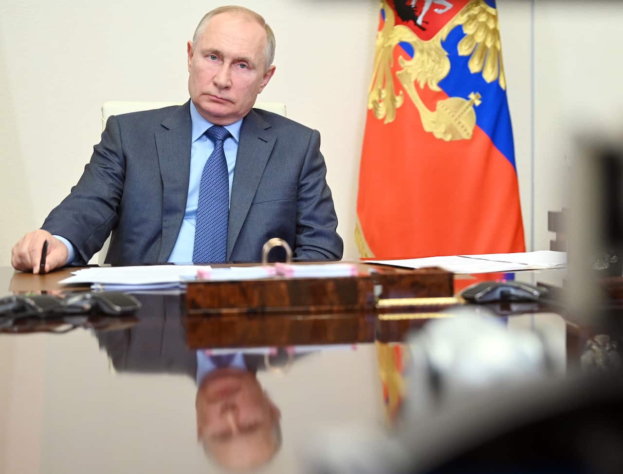 epa09419278 Russian President Vladimir Putin during a working video confrence meeting at Novo-Ogaryovo state residence, outside Moscow, Russia, 18 August 2021.  EPA/ALEXEI NIKOLSKY/SPUTNIK /KREMLIN / POOL MANDATORY CREDIT