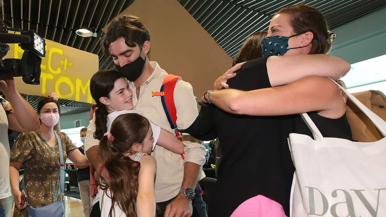 SBS Sinhala current Affair: Queensland reopens its quarantine free borders to interstate travellers, after 229 days