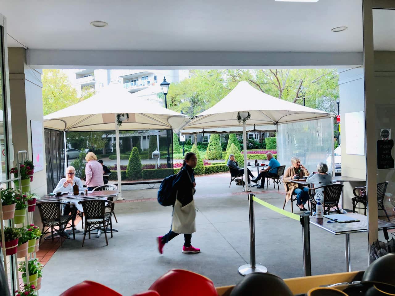 Not many changes during first weekend after lockdown is lifted, Sydney Cafe owner says