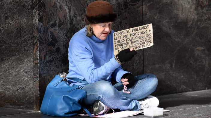 A homeless woman in Sydney (AAP)