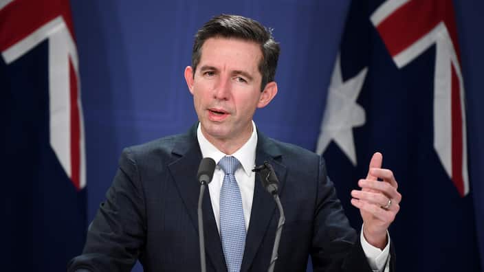 Britain signals a freedom of movement deal with Australia as the two governments hold pre-Brexit trade talks in Canberra.