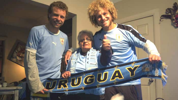 Blake Ricciuto con su hermano y abuela.
