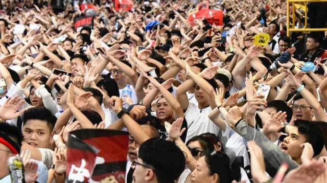 Chinese Protetsers in Sydney and Melbourne.