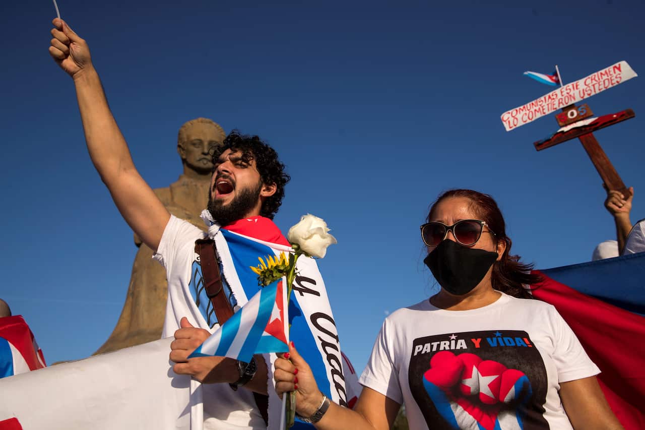 Gobierno cubano detuvo y sitió a organizadores de protestas opositoras.