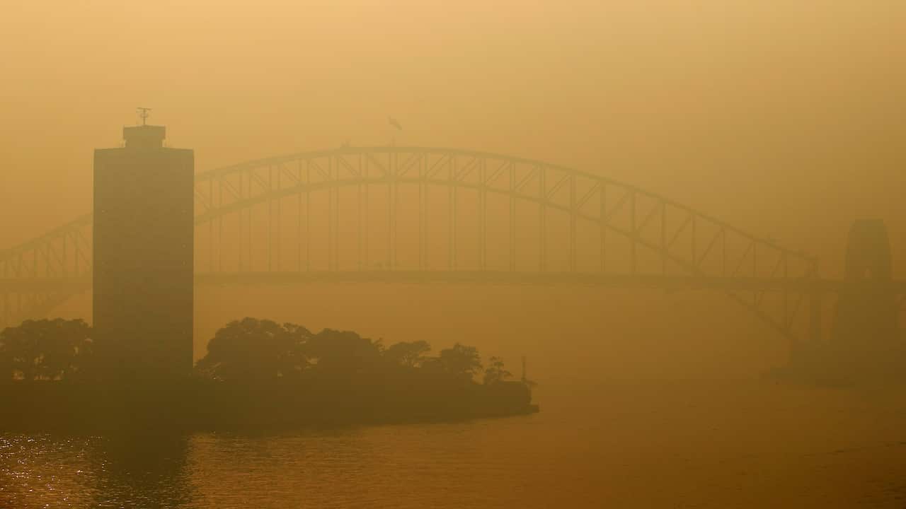 Smoke Blankets Sydney As Bushfires Rage In Eastern Australia