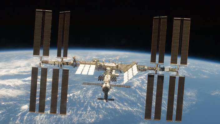 Trạm Không Gian Quốc Tế được phóng lên quỹ đạo năm 1998.