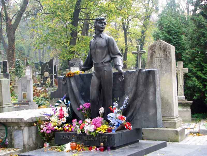 Могила Володимира Івасюка.