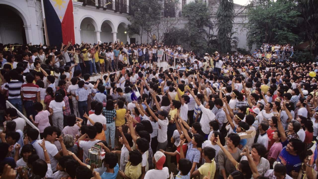 EDSA Revolution, People Power 1986, Filipinos, Filipino news