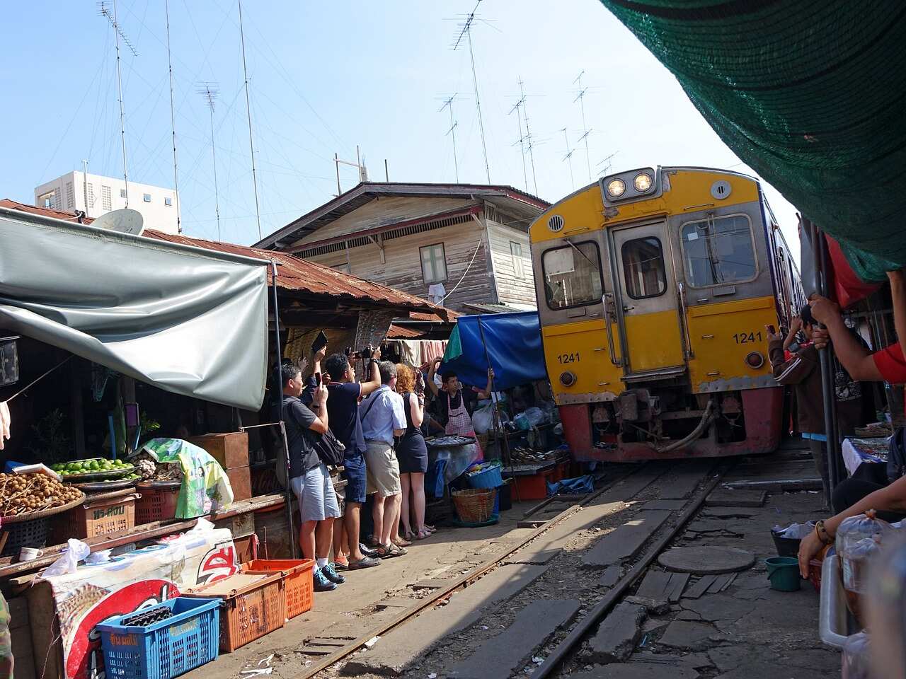 railway-market (Pixabay)