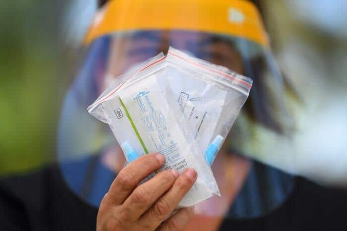 ซองชุดตรวจแอนติเจนแบบทราบผลเร็ว (RAT)