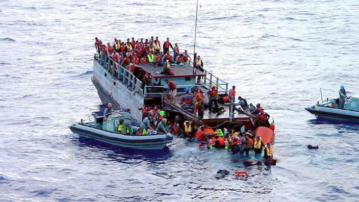 refugee_boat_2aap_image-australian_defence_.jpg
