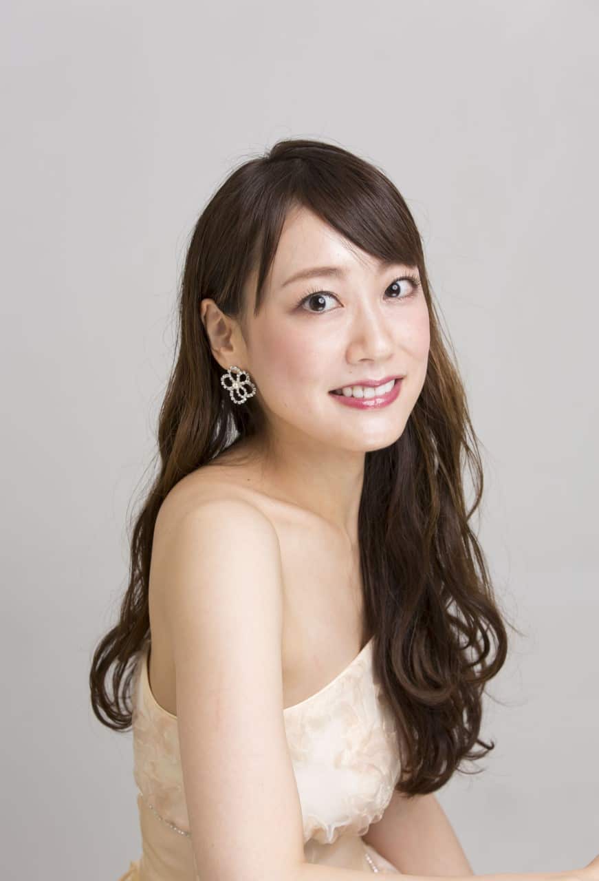 Ayako Ohtake, a Sydney-based Japanese soprano singer, hosts a new radio segment titled "VIVA! Opera" for SBS Japanese Radio.