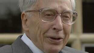 Professor Robert Edwards    -   AAP