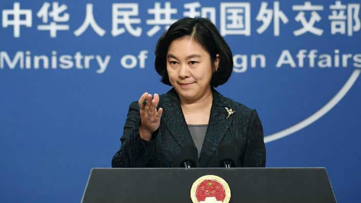 Ms. Hua Chunying uas yog Suav tuam tshoj tus kis hais lus sawv cev rau nws lub tuam chav lis laj fai pejkum