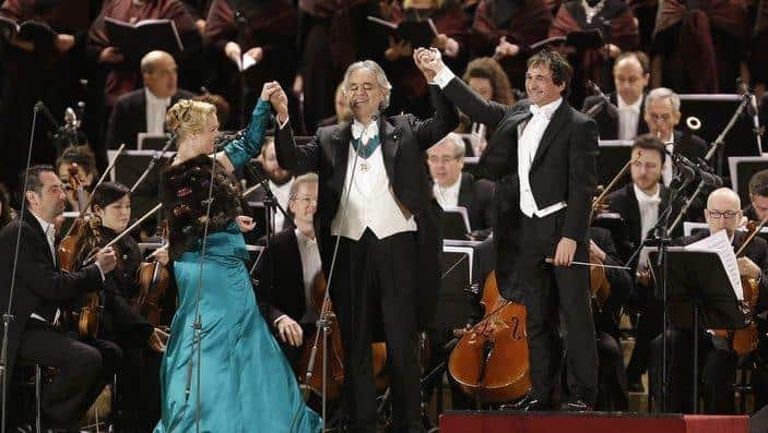 Italian singer Andrea Bocelli and German soprano Diana Damrau during the inaugural concert for Expo 2015 (AP Photo_Antonio Calanni)