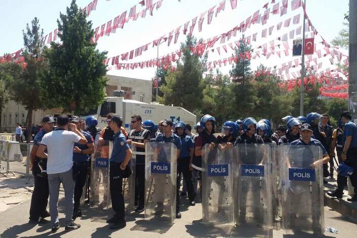 Police in Diyarbakir