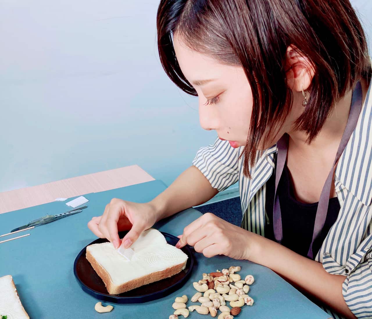 Manami Sasaki Toast Art Japan