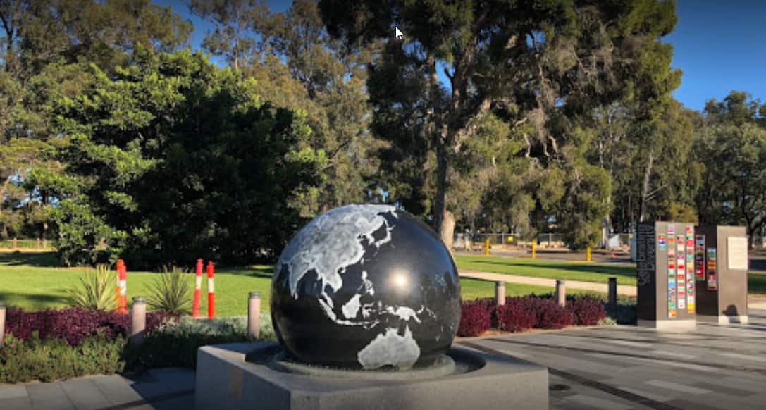 The People's Globe, monumento al inmigrante, Fairfield showgrounds, Sídney.