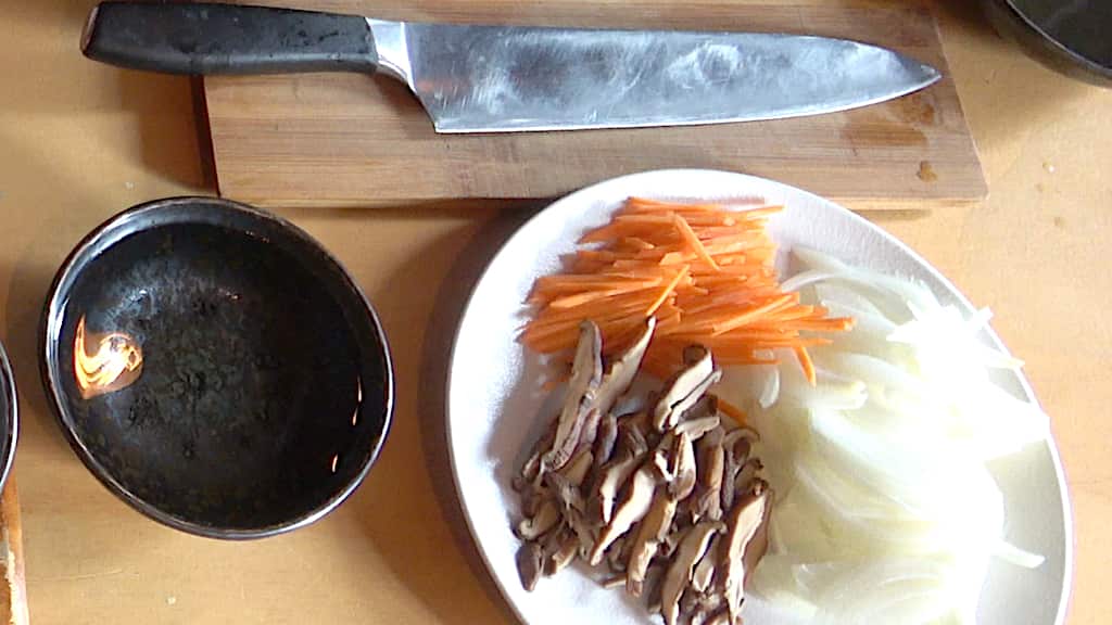 K Food Recipe: Japchae with starch noodles 